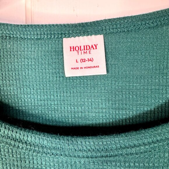 Holiday Time Merry Christmas Tree Long Sleeve Top Size L Green Festive Graphic - Picture 4 of 5